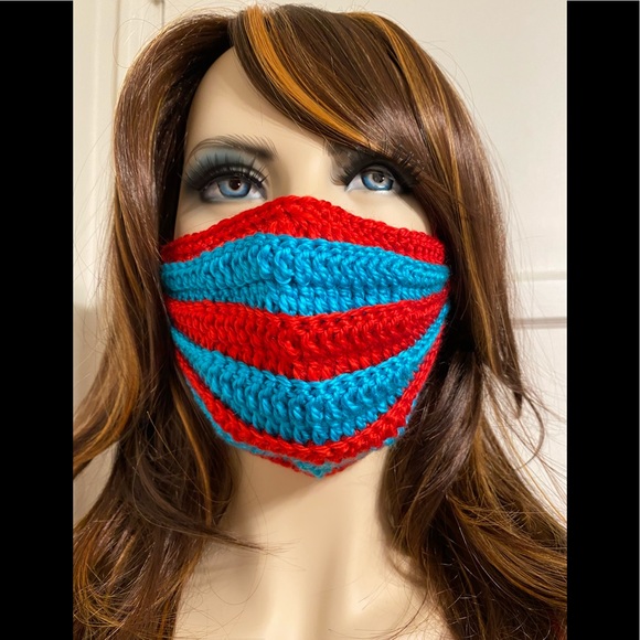 Hand-knitted Face Mask - Picture 11 of 12